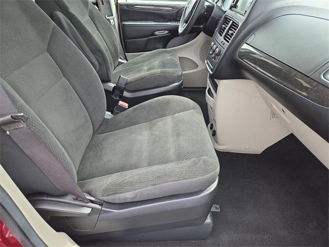 Photo of 2019 Octane Red Pearlcoat Dodge Grand Caravan