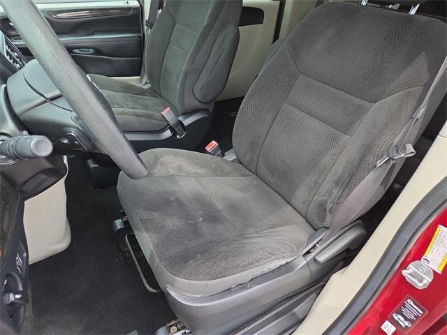 Photo of 2019 Octane Red Pearlcoat Dodge Grand Caravan