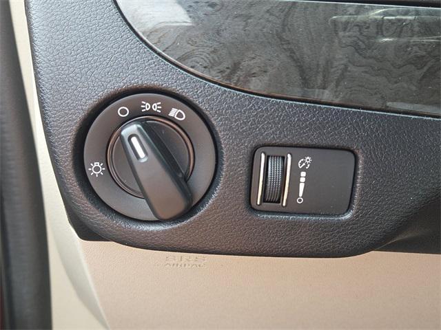 Photo of 2019 Octane Red Pearlcoat Dodge Grand Caravan