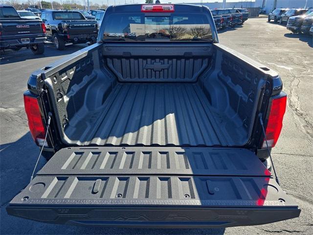 Photo of 2025 Black Chevrolet Colorado