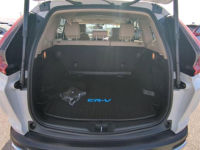 Photo of 2022 Platinum White Honda CR-V Hybrid
