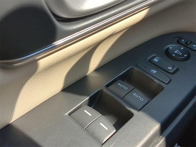 Photo of 2020 Platinum White Honda CR-V