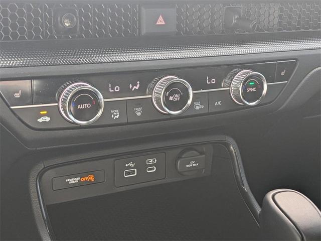 Photo of 2025 Platinum White Honda CR-V Hybrid