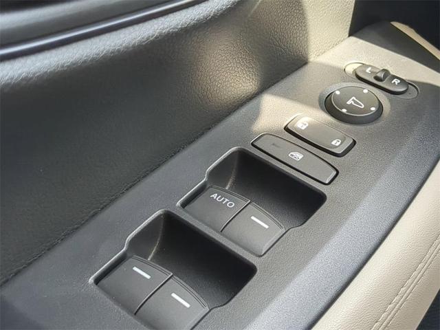 Photo of 2025 Lunar Silver Metallic Honda HR-V