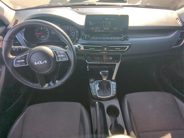 Photo of 2022 Gravity Gray Kia Seltos