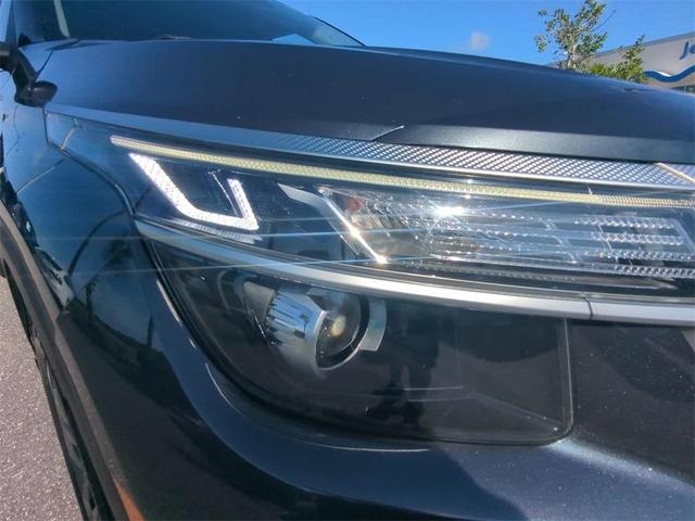 Photo of 2022 Gravity Gray Kia Seltos