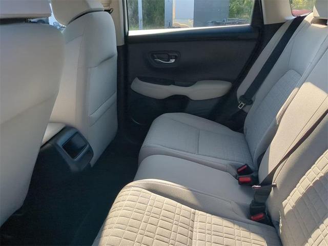 Photo of 2025 Platinum White Pearl Honda HR-V