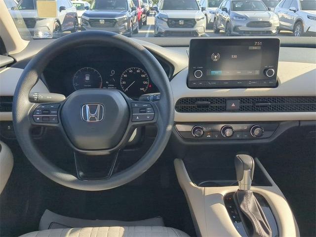 Photo of 2025 Platinum White Pearl Honda HR-V