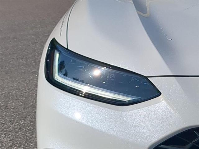 Photo of 2025 Platinum White Pearl Honda HR-V