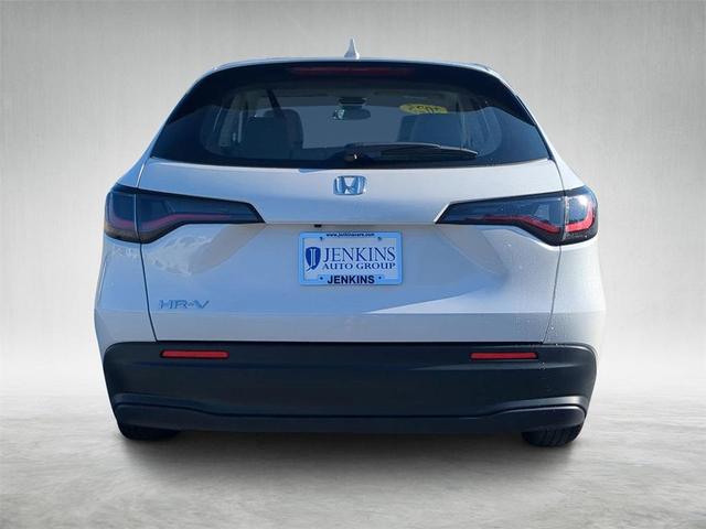 Photo of 2025 Platinum White Pearl Honda HR-V
