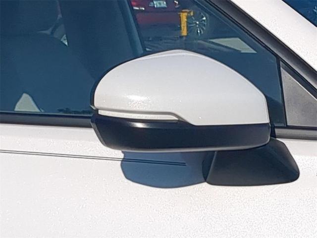 Photo of 2025 Platinum White Pearl Honda HR-V