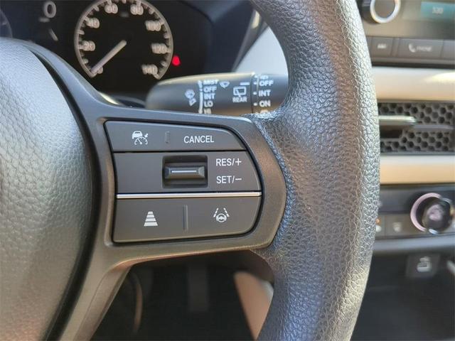 Photo of 2025 Platinum White Pearl Honda HR-V