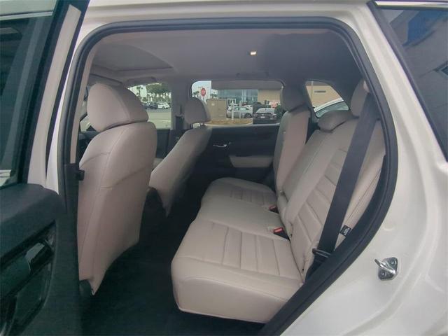 Photo of 2023 Platinum White Honda CR-V