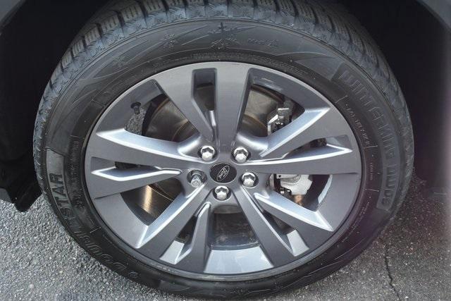 Photo of 2023 Carbonized Gray Metallic Ford Explorer