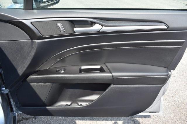 Photo of 2020 Iconic Silver Metallic Ford Fusion