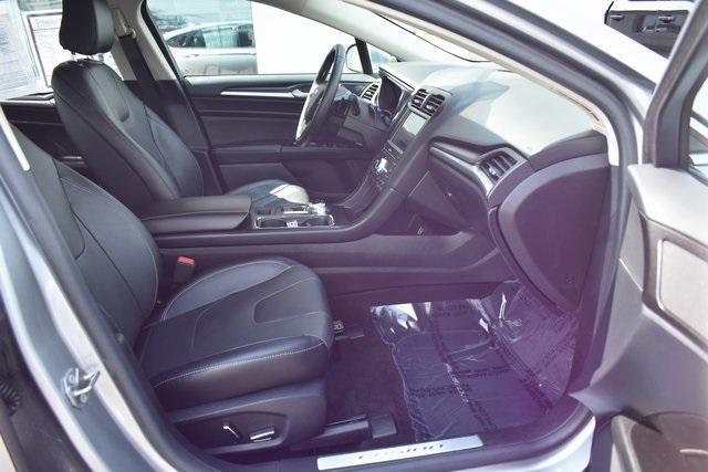 Photo of 2020 Iconic Silver Metallic Ford Fusion
