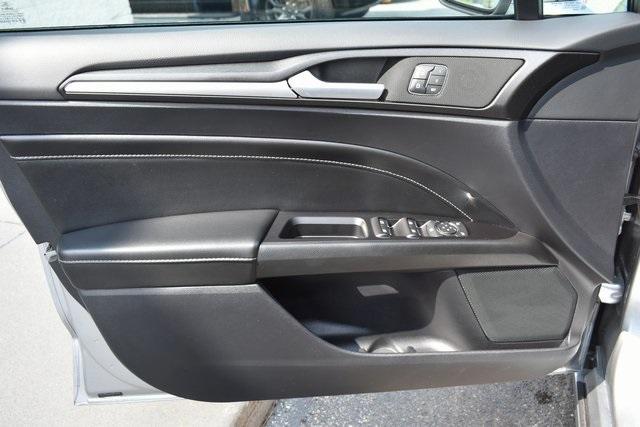 Photo of 2020 Iconic Silver Metallic Ford Fusion