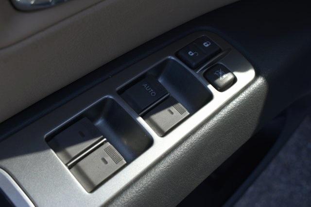 Photo of 2014 Satin White Pearl Subaru Tribeca