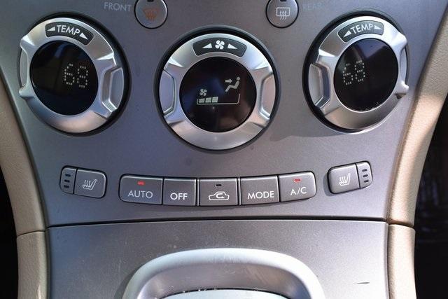 Photo of 2014 Satin White Pearl Subaru Tribeca