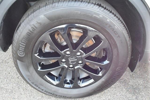 Photo of 2022 Iconic Silver Metallic Ford Escape