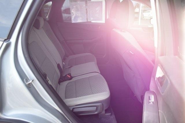 Photo of 2022 Iconic Silver Metallic Ford Escape