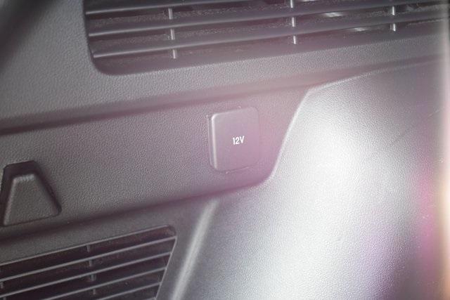 Photo of 2022 Iconic Silver Metallic Ford Escape