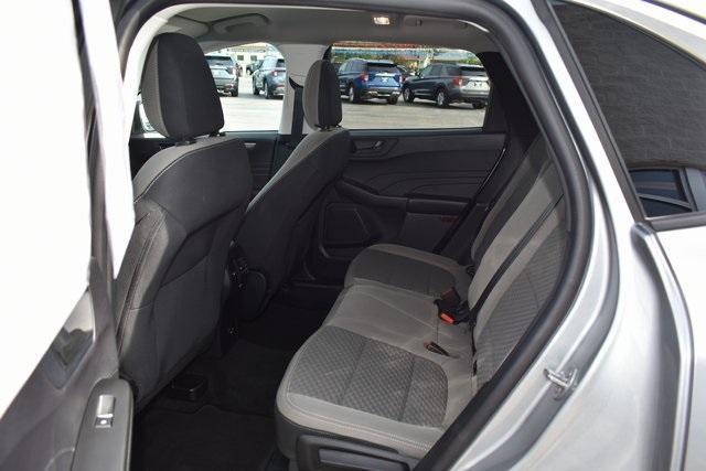Photo of 2022 Iconic Silver Metallic Ford Escape