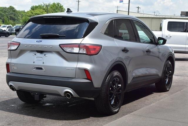 Photo of 2022 Iconic Silver Metallic Ford Escape
