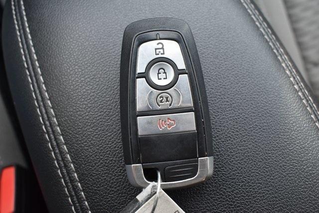 Photo of 2022 Iconic Silver Metallic Ford Escape