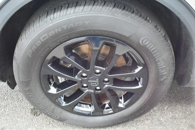 Photo of 2022 Iconic Silver Metallic Ford Escape