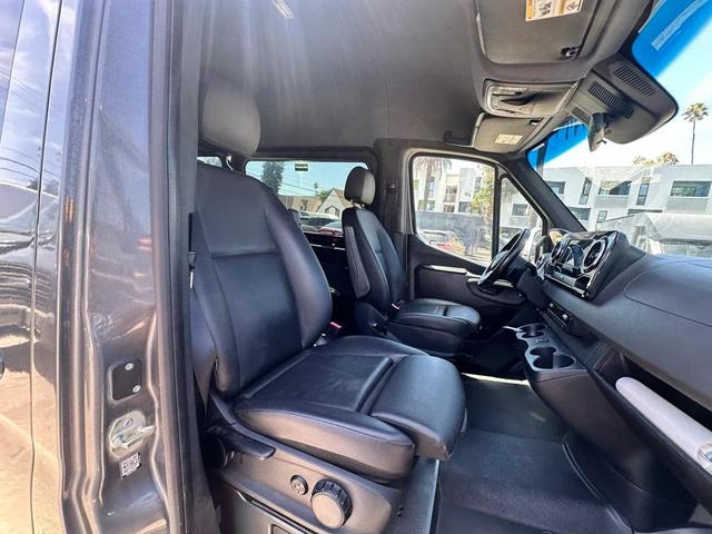 Photo of 2022 Gray Mercedes-Benz Sprinter 2500