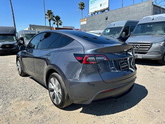 Photo of 2023 Gray Tesla Model Y