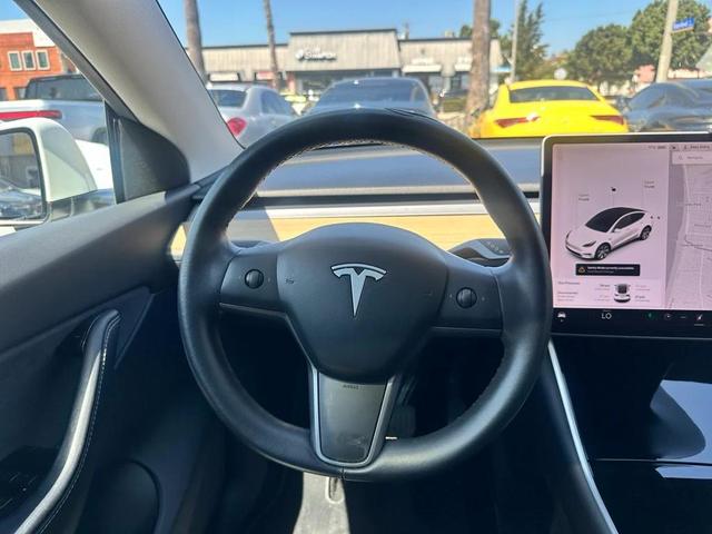 Photo of 2020 White Tesla Model Y