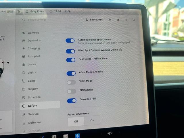Photo of 2020 White Tesla Model Y