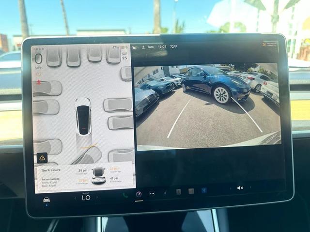 Photo of 2020 White Tesla Model Y