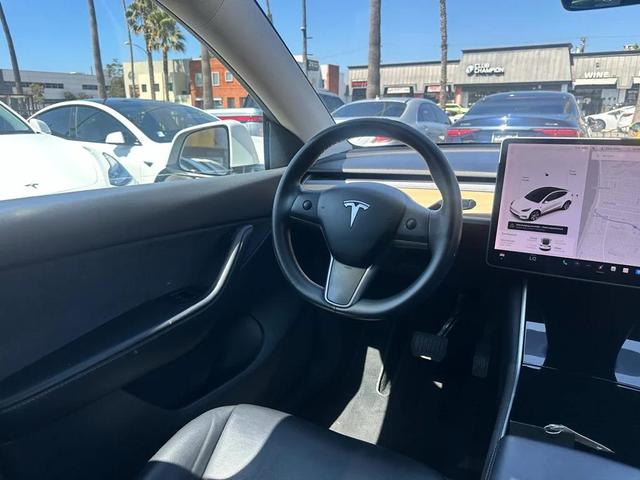 Photo of 2020 White Tesla Model Y
