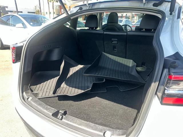 Photo of 2020 White Tesla Model Y