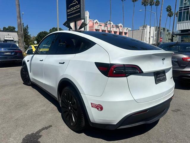 Photo of 2020 White Tesla Model Y