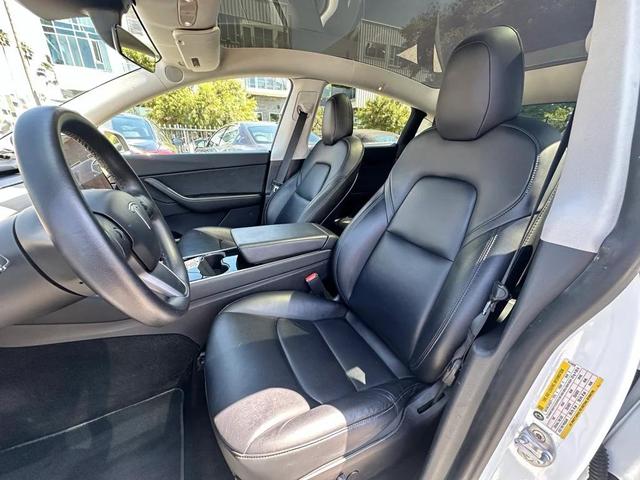 Photo of 2020 White Tesla Model Y