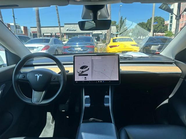 Photo of 2020 White Tesla Model Y