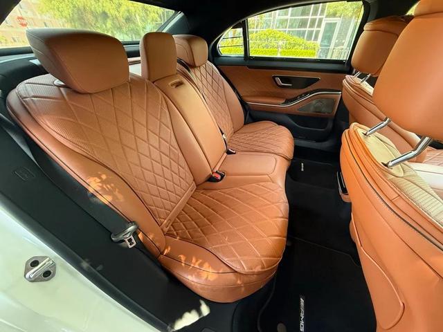Photo of 2021 designo Diamond White Mercedes-Benz S-Class