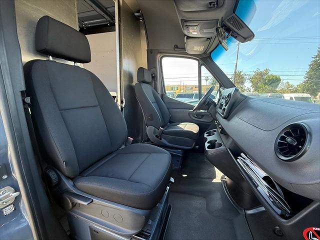 Photo of 2019 Blue Mercedes-Benz Sprinter 2500