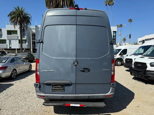 Photo of 2019 Blue Mercedes-Benz Sprinter 2500