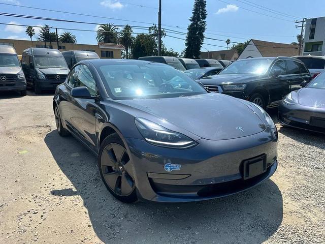 Photo of 2021 Gray Tesla Model 3