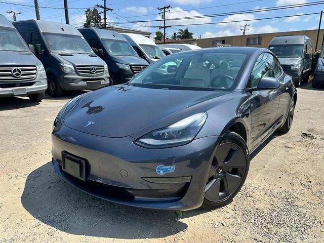 Photo of 2021 Gray Tesla Model 3