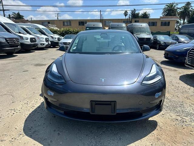 Photo of 2021 Gray Tesla Model 3