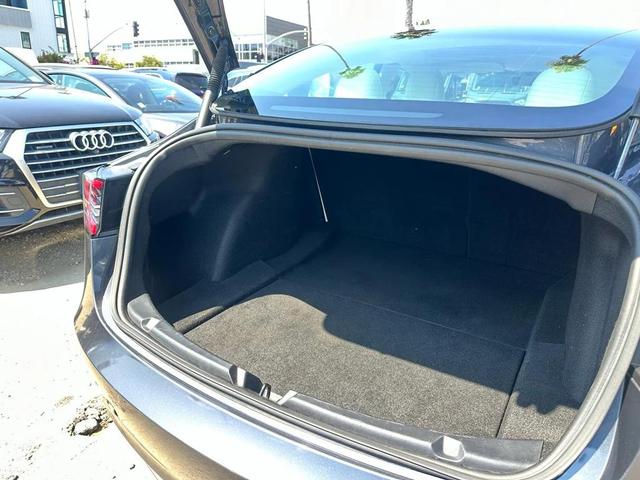 Photo of 2021 Gray Tesla Model 3