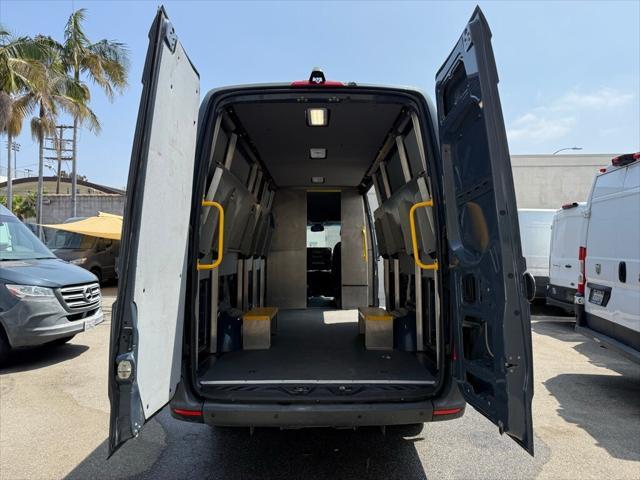 Photo of 2019 Gray Mercedes-Benz Sprinter 2500
