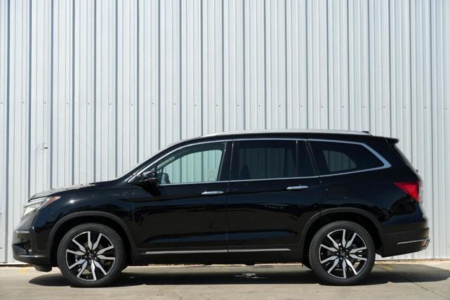 Photo of 2019 Crystal Black Pearl Honda Pilot