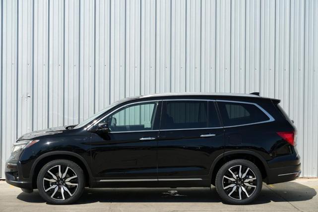 Photo of 2019 Crystal Black Pearl Honda Pilot